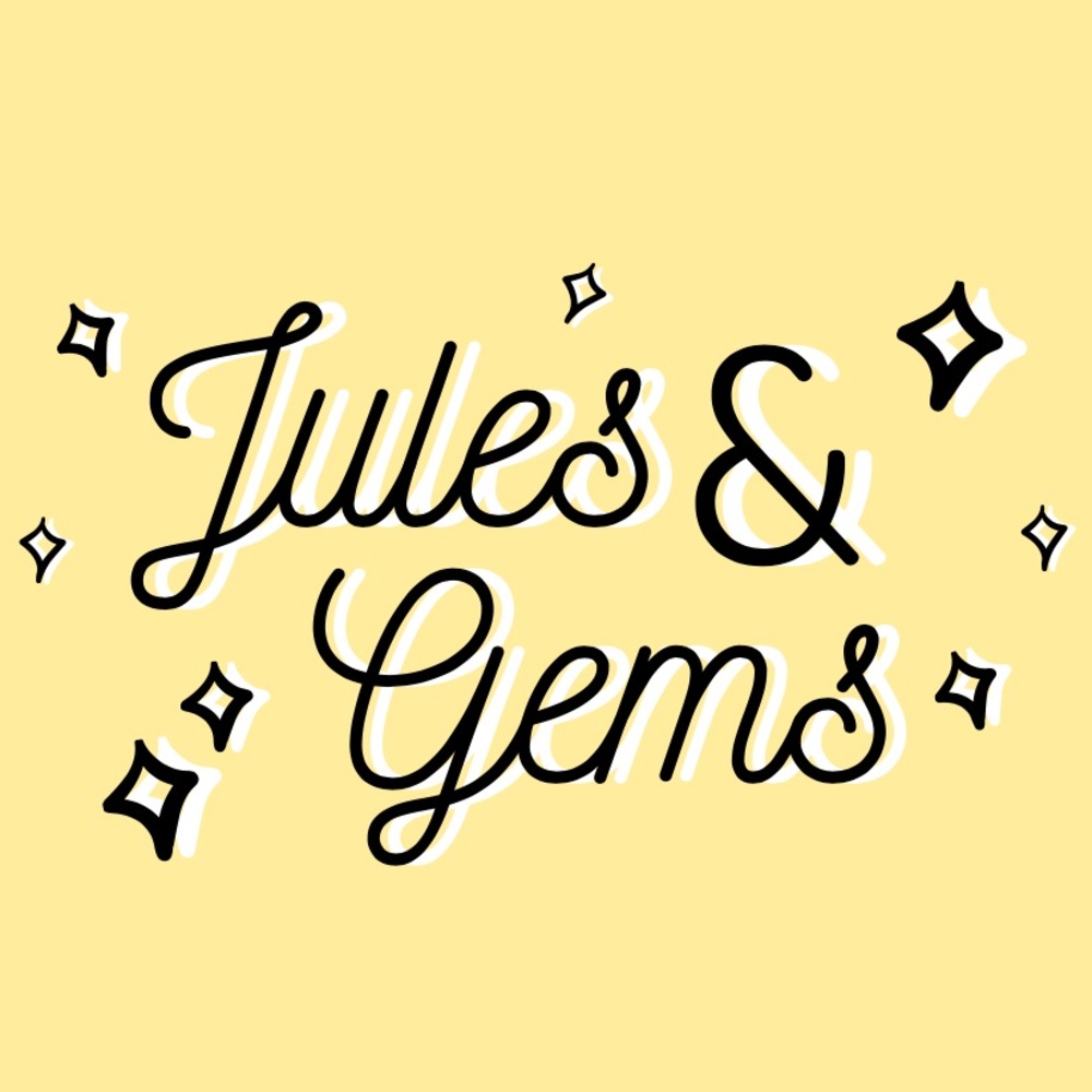 Hello, I’m Jules! Welcome to my closet!